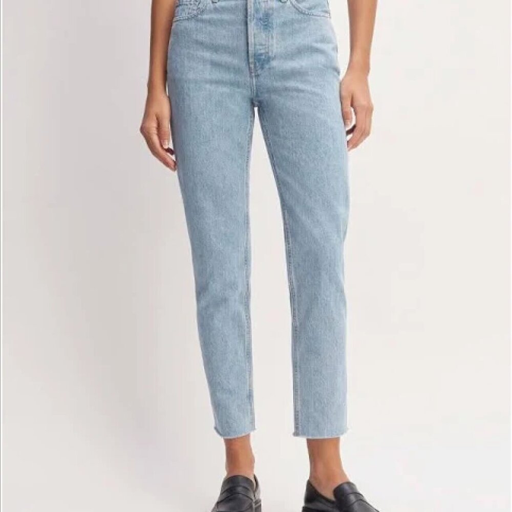 Everlane The ’90s Cheeky® Jean Color: Vintage Light Wash